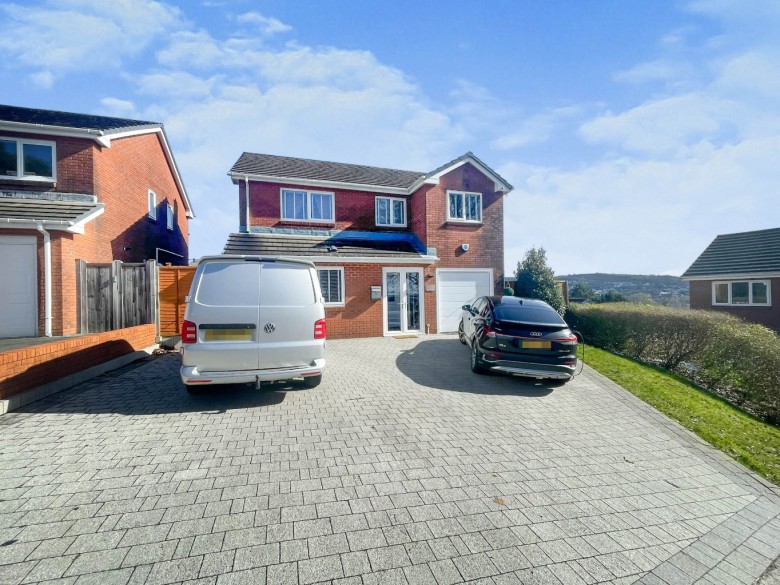 Click the photo for more details of St. Davids Close, Hendy, Pontarddulais, Swansea, Carmarthenshire, SA4 0TJ