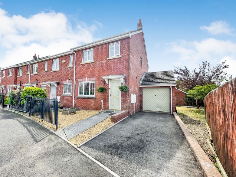 Click the photo for more details of Y Llanerch, Pontlliw, Swansea, West Glamorgan, SA4 9DR