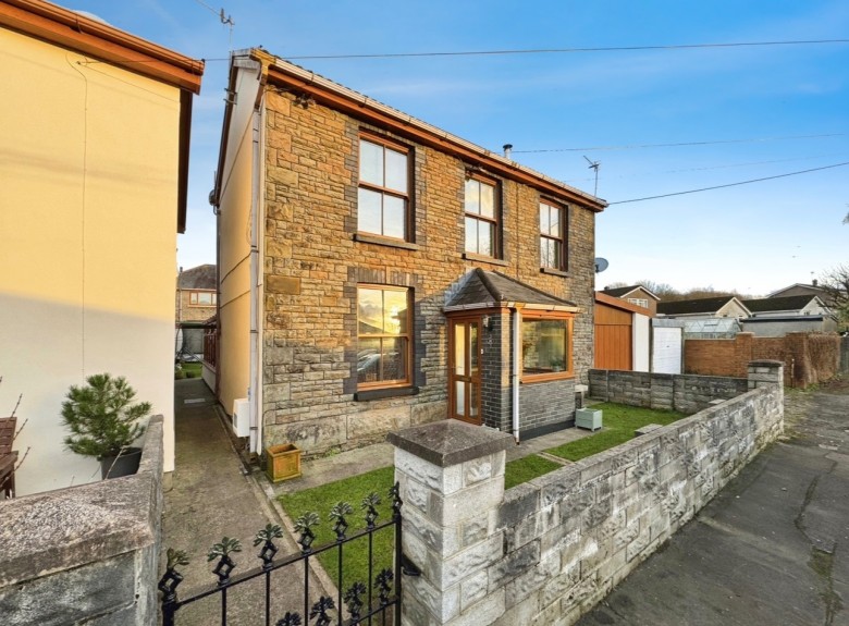Click the photo for more details of Coed Bach, Pontarddulais, Swansea, West Glamorgan, SA4 8RB