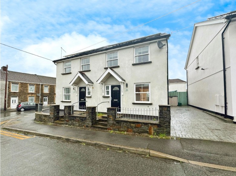 Click the photo for more details of Oakfield Street, Pontarddulais, Swansea, West Glamorgan, SA4 8LN
