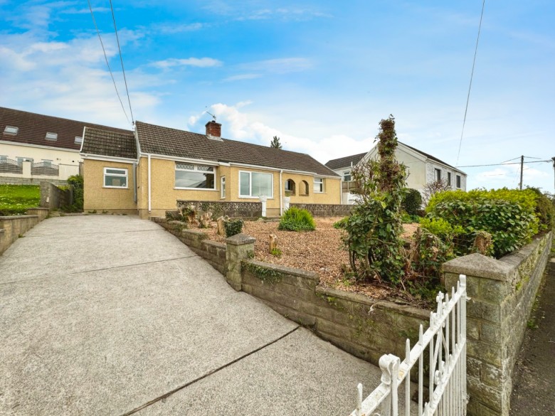 Click the photo for more details of Goppa Road, Pontarddulais, Swansea, West Glamorgan, SA4
