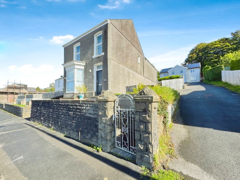 Click the photo for more details of Carmarthen Road, Fforestfach, Swansea, West Glamorgan, SA5