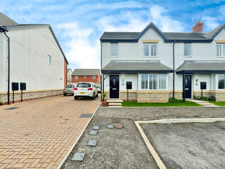 Click the photo for more details of Rhodfa Gelli Aur, Penllergaer, Swansea, West Glamorgan, SA4