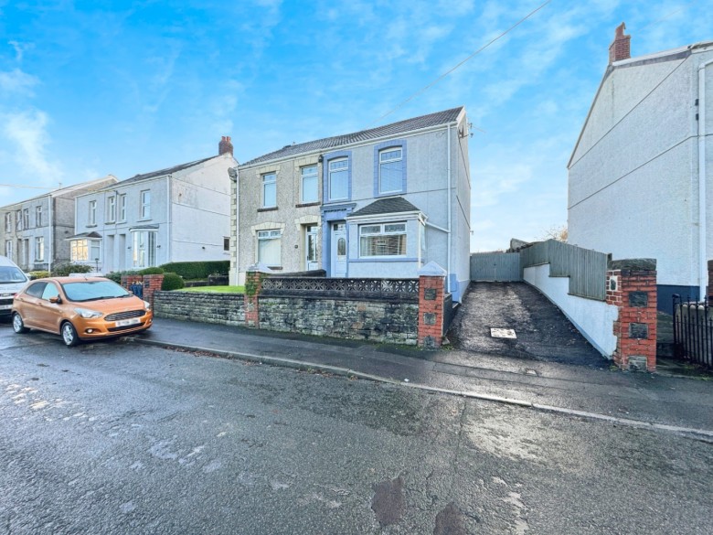 Click the photo for more details of Pencaecrwn Road, Gorseinon, Swansea, West Glamorgan, SA4